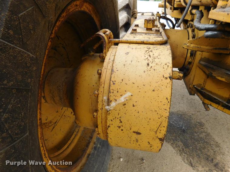 image for item DB1024 1983 Caterpillar 120G motor grader