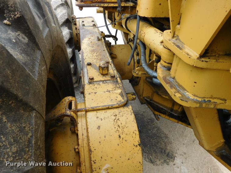 image for item DB1024 1983 Caterpillar 120G motor grader
