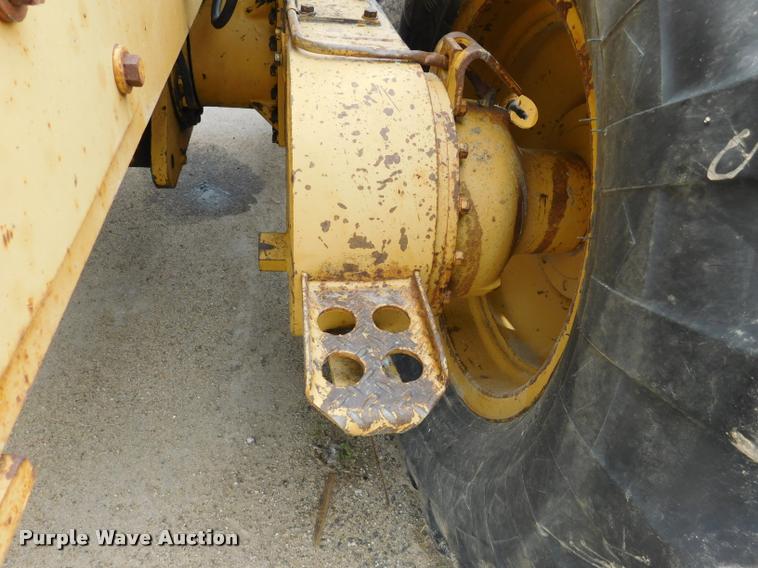 image for item DB1024 1983 Caterpillar 120G motor grader