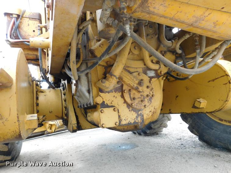image for item DB1024 1983 Caterpillar 120G motor grader