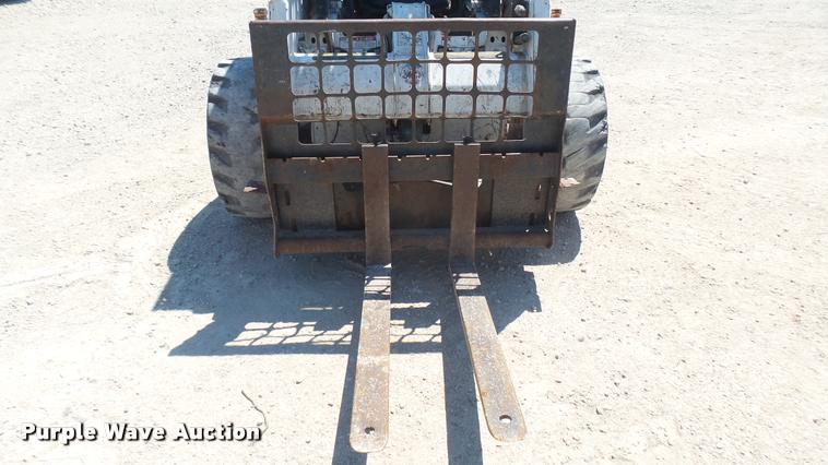 image for item DB3426 Bobcat 863 skid steer