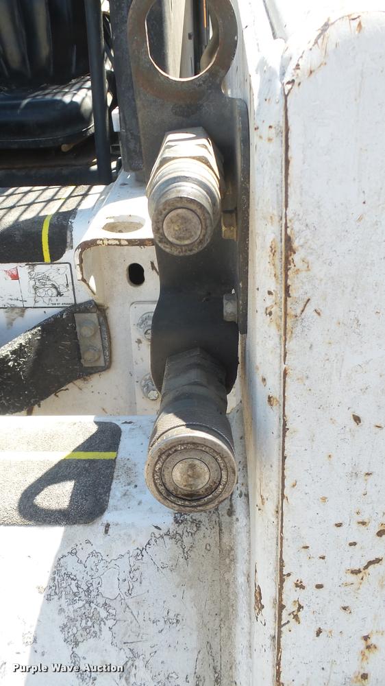 image for item DB3426 Bobcat 863 skid steer