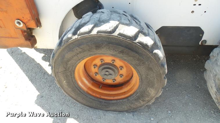 image for item DB3426 Bobcat 863 skid steer