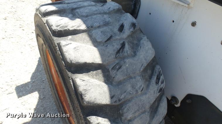 image for item DB3426 Bobcat 863 skid steer