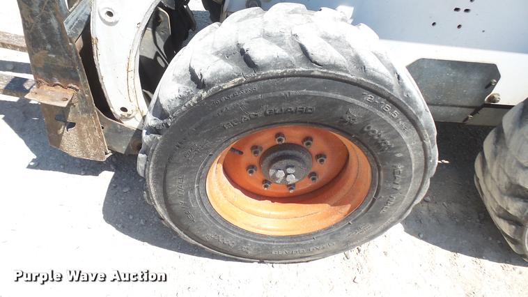 image for item DB3426 Bobcat 863 skid steer