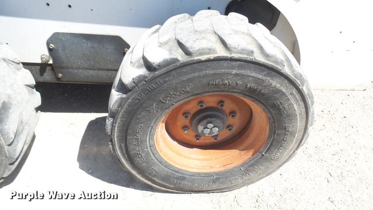 image for item DB3426 Bobcat 863 skid steer