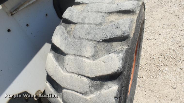 image for item DB3426 Bobcat 863 skid steer