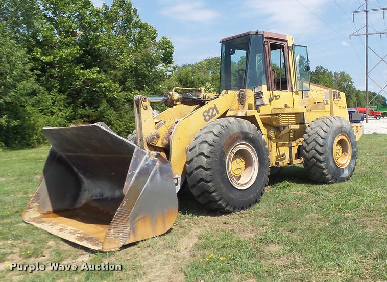image for item DB5854 Case 821 wheel loader