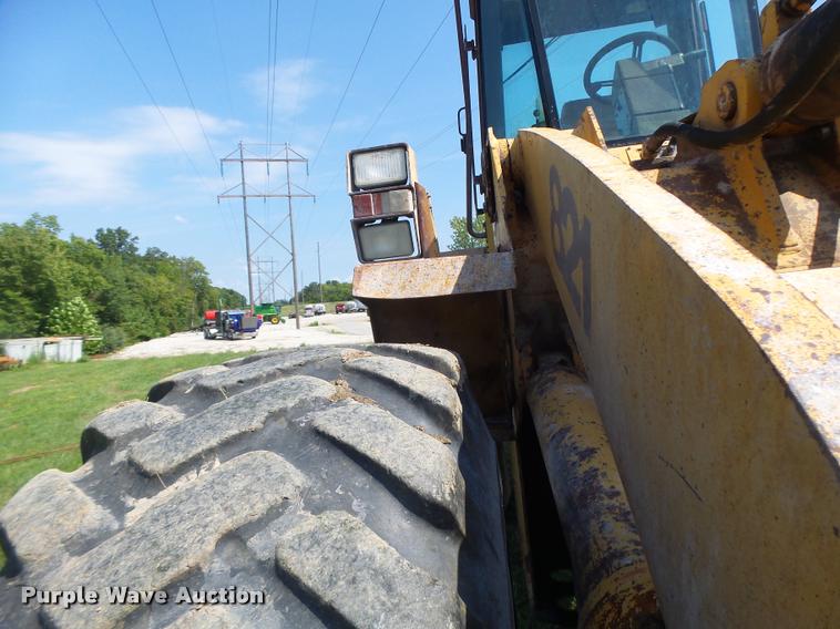 image for item DB5854 Case 821 wheel loader