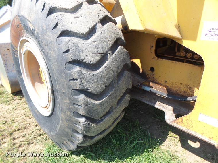 image for item DB5854 Case 821 wheel loader