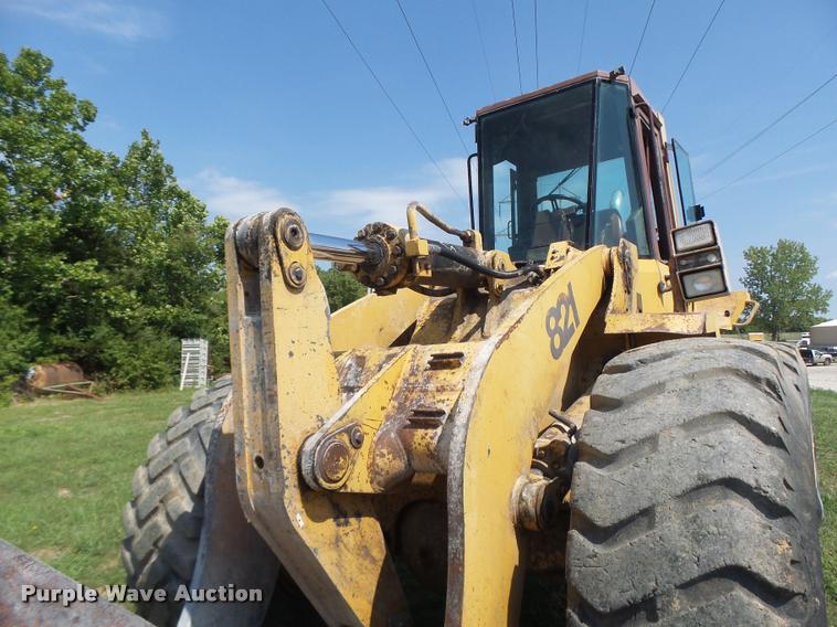 image for item DB5854 Case 821 wheel loader