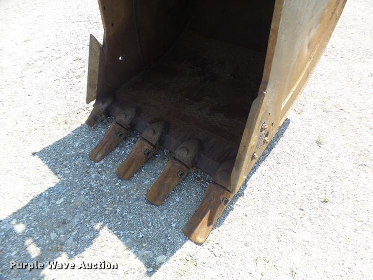 image for item DB5855 1993 Komatsu PC200LC-5 excavator