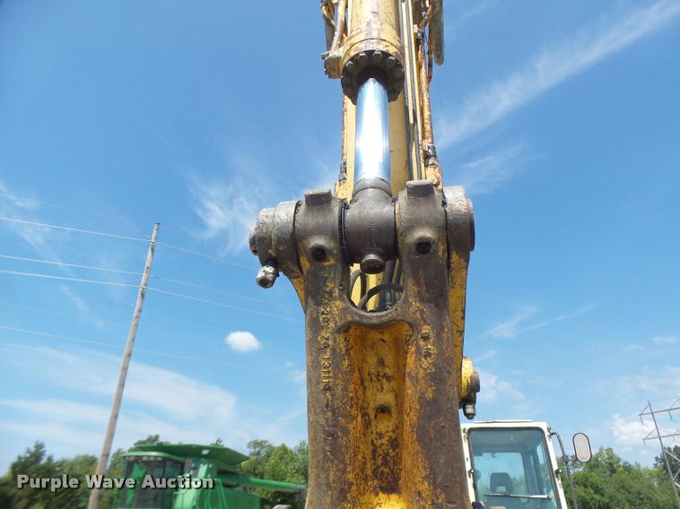 image for item DB5855 1993 Komatsu PC200LC-5 excavator