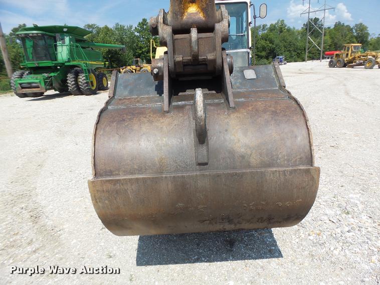 image for item DB5855 1993 Komatsu PC200LC-5 excavator