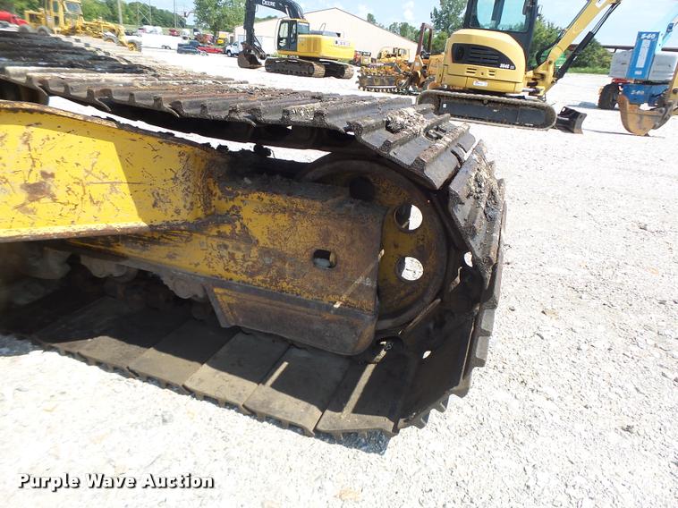 image for item DB5855 1993 Komatsu PC200LC-5 excavator