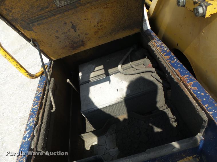 image for item DB5855 1993 Komatsu PC200LC-5 excavator