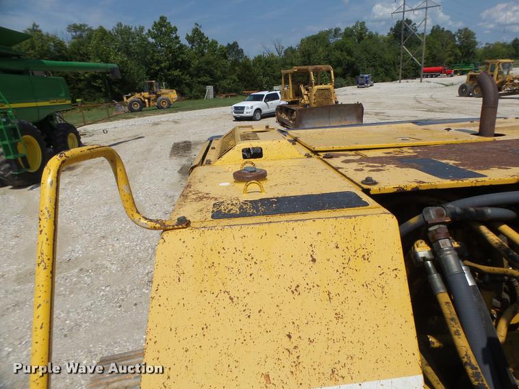 image for item DB5855 1993 Komatsu PC200LC-5 excavator