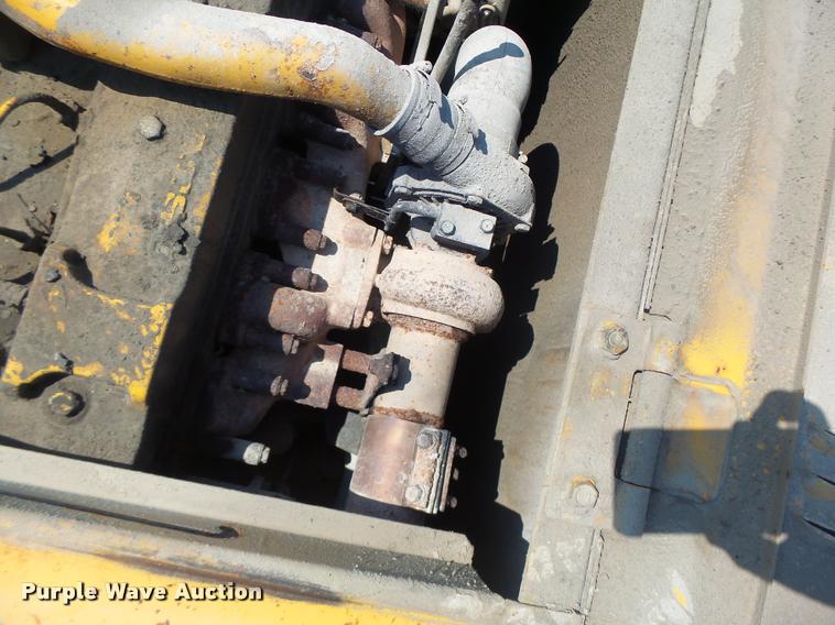 image for item DB5855 1993 Komatsu PC200LC-5 excavator