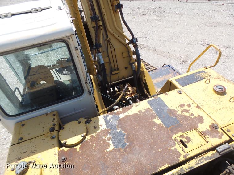 image for item DB5855 1993 Komatsu PC200LC-5 excavator