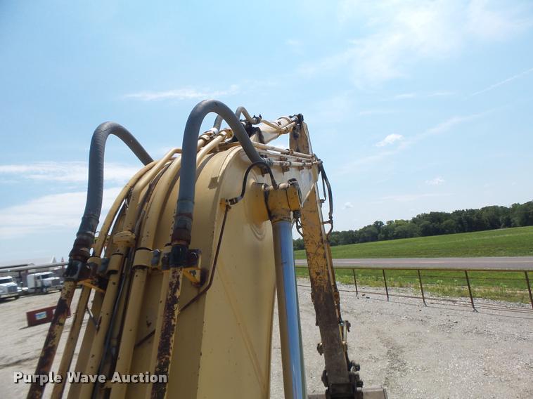 image for item DB5855 1993 Komatsu PC200LC-5 excavator