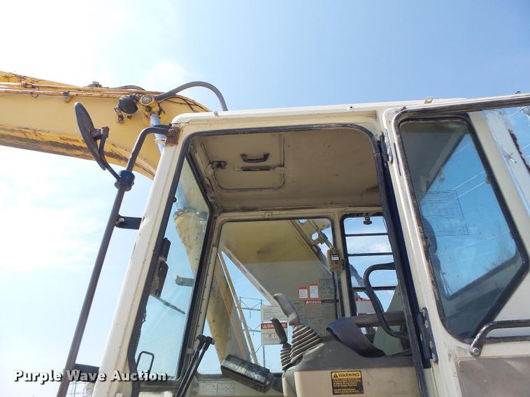 image for item DB5855 1993 Komatsu PC200LC-5 excavator