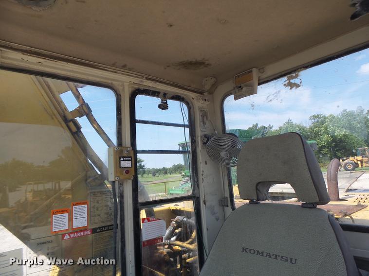 image for item DB5855 1993 Komatsu PC200LC-5 excavator