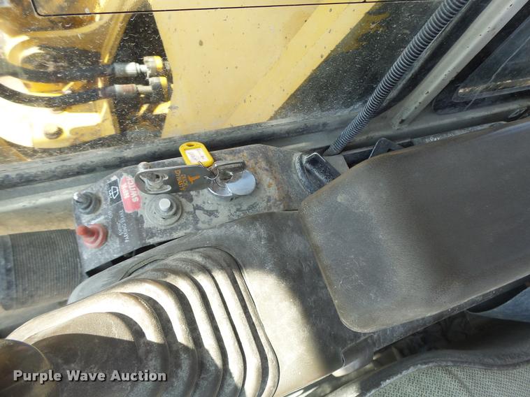 image for item DB5855 1993 Komatsu PC200LC-5 excavator