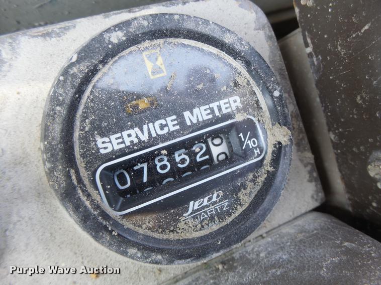 image for item DB5855 1993 Komatsu PC200LC-5 excavator