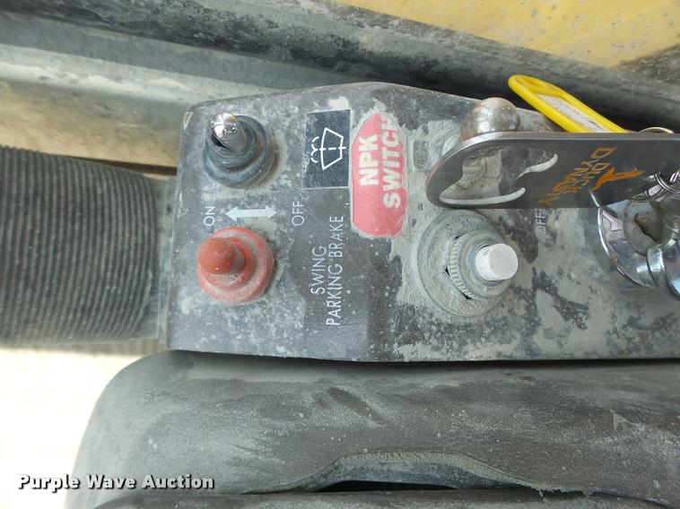 image for item DB5855 1993 Komatsu PC200LC-5 excavator