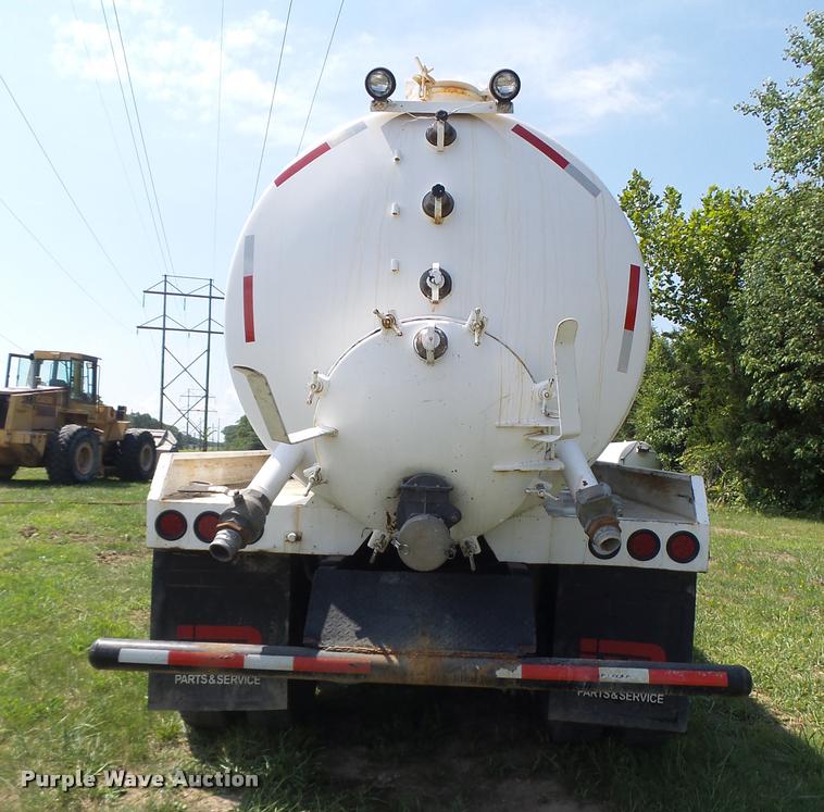 image for item DB5856 2000 Sterling A9500 vacuum truck