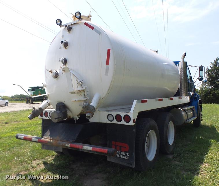 image for item DB5856 2000 Sterling A9500 vacuum truck