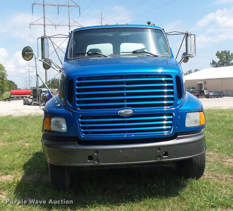 image for item DB5856 2000 Sterling A9500 vacuum truck