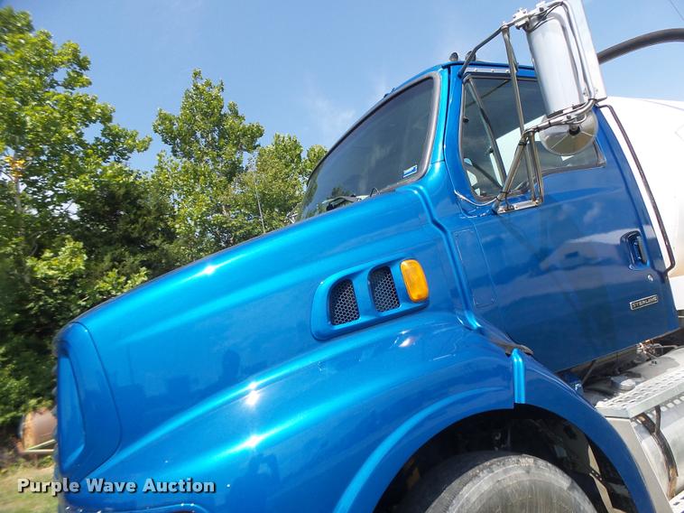 image for item DB5856 2000 Sterling A9500 vacuum truck