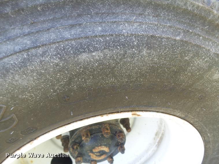 image for item DB5856 2000 Sterling A9500 vacuum truck