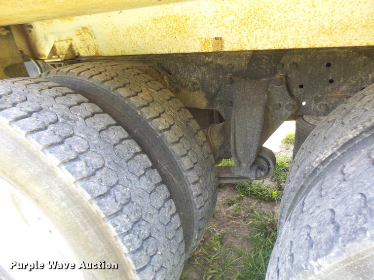 image for item DB5856 2000 Sterling A9500 vacuum truck