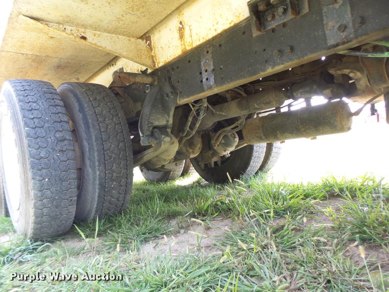 image for item DB5856 2000 Sterling A9500 vacuum truck