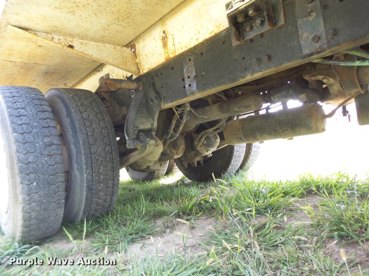 image for item DB5856 2000 Sterling A9500 vacuum truck