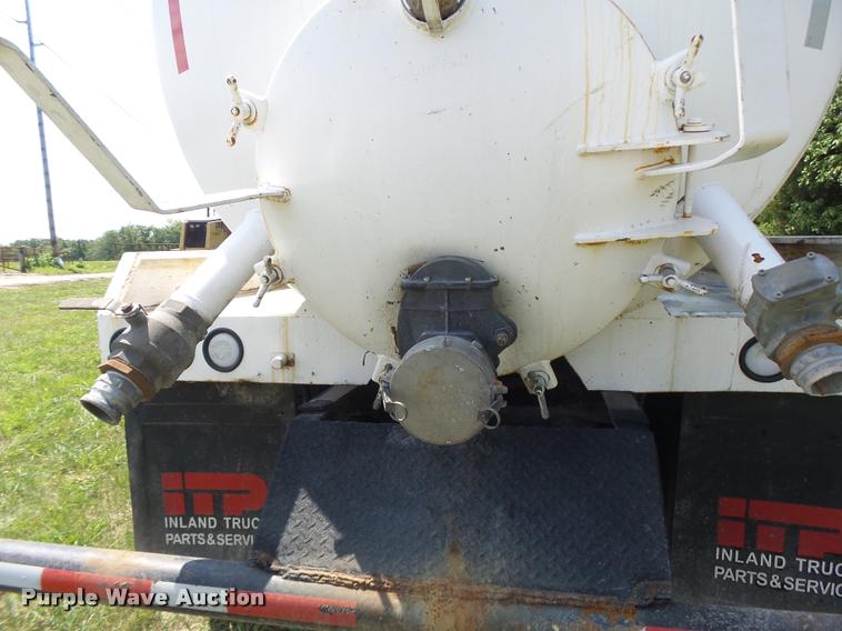 image for item DB5856 2000 Sterling A9500 vacuum truck