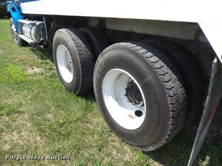 image for item DB5856 2000 Sterling A9500 vacuum truck