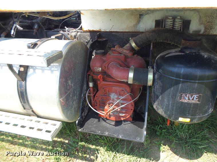 image for item DB5856 2000 Sterling A9500 vacuum truck
