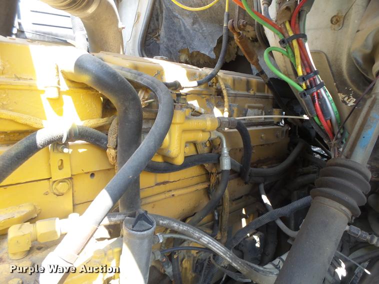 image for item DB5856 2000 Sterling A9500 vacuum truck