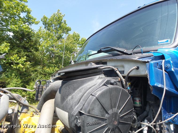 image for item DB5856 2000 Sterling A9500 vacuum truck