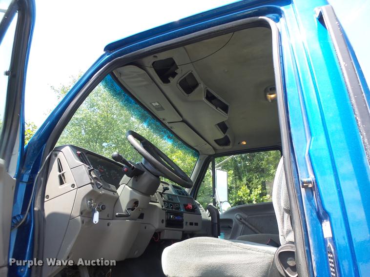 image for item DB5856 2000 Sterling A9500 vacuum truck