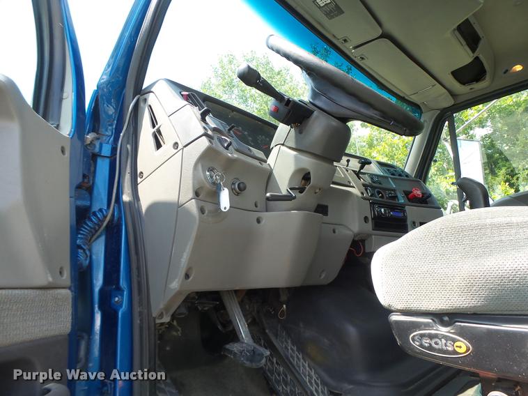 image for item DB5856 2000 Sterling A9500 vacuum truck