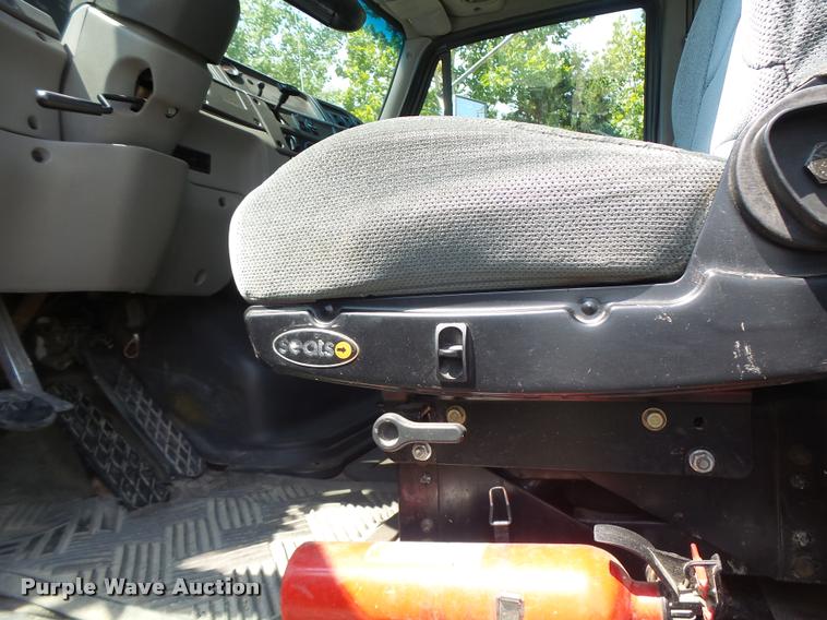 image for item DB5856 2000 Sterling A9500 vacuum truck