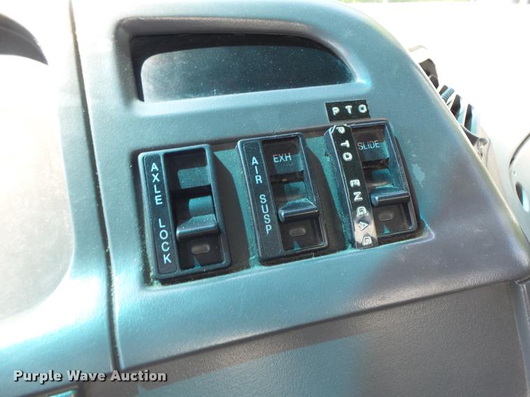 image for item DB5856 2000 Sterling A9500 vacuum truck