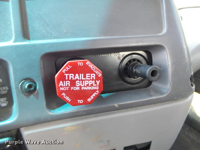 image for item DB5856 2000 Sterling A9500 vacuum truck