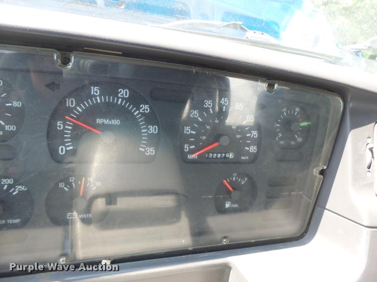 image for item DB5856 2000 Sterling A9500 vacuum truck