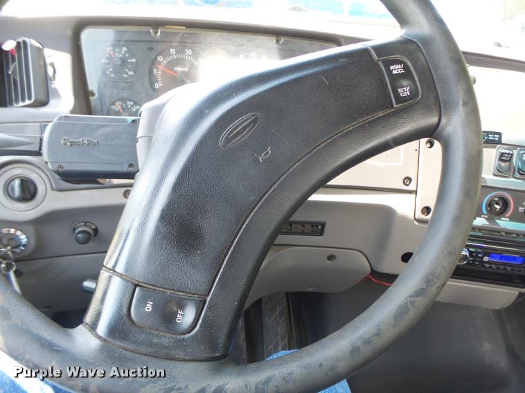 image for item DB5856 2000 Sterling A9500 vacuum truck