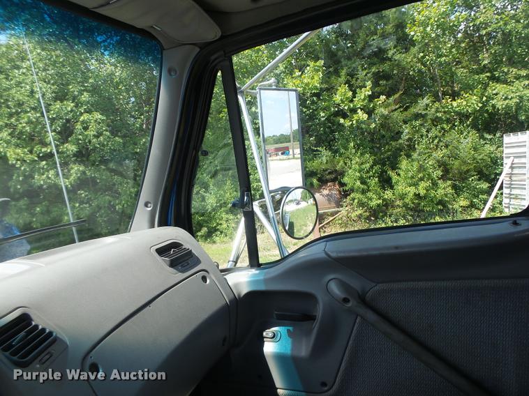 image for item DB5856 2000 Sterling A9500 vacuum truck